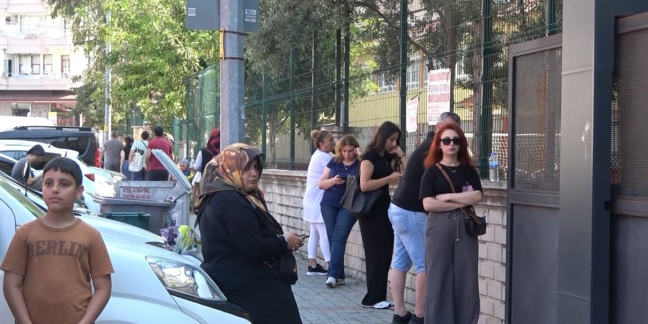 Alanya’da Lgs Heyecanı Başladı : Öğrenciler Sınavda Ter Döktü, Veliler Dualarla Bekledi
