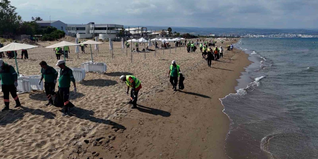 Mersin’de Sahiller Çevre Haftasında Temizlendi