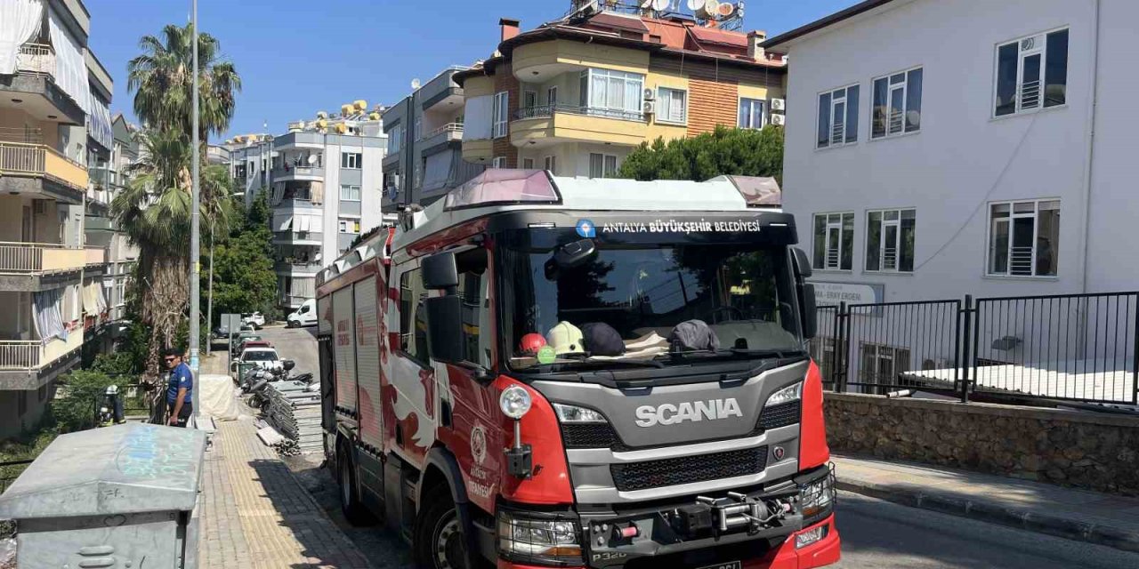 Alanya’da Apartman Dairesinde Çıkan Yangın Korkuttu