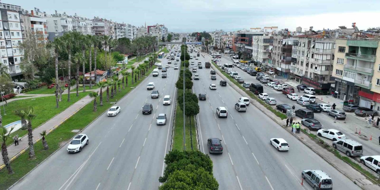 Gazi Bulvarı’nda Trafik Akışını Rahatlatmak İçin Çalışma Başlatıldı