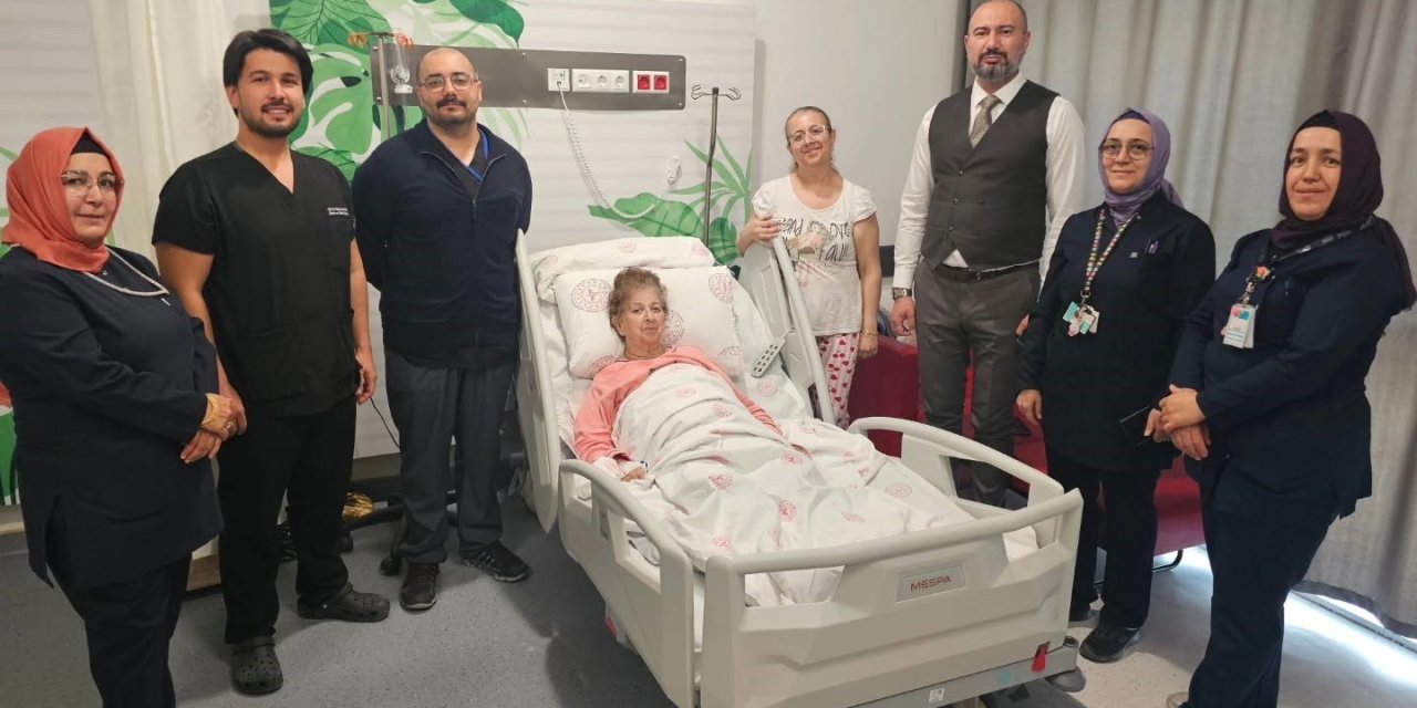 Yürüyemeyen Hasta Başarılı Ameliyatla Yeniden Ayağa Kalktı
