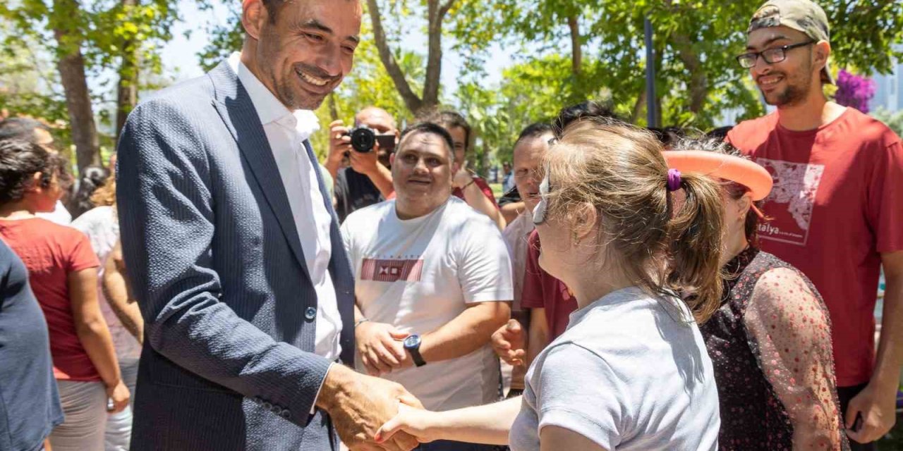 Manavgat’ta Yıl Sonu Şenliği: Çocuklar Doyasıya Eğlendi