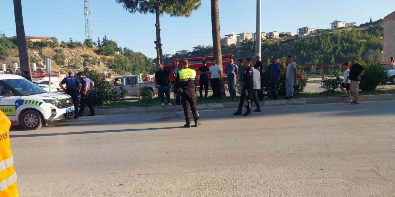 Direğe Çarpan Motosikletin Sürücüsü Hayatını Kaybetti