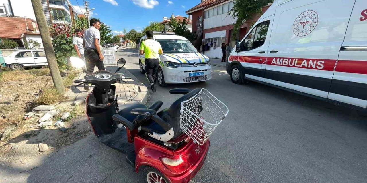 Otomobille Çarpışan Üç Tekerlekli Bisiklet Devrildi: Kazada Anne Ve Kızı Yaralandı