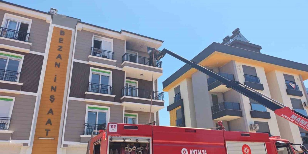 Apartman Dairesindeki Yangın Korkuttu