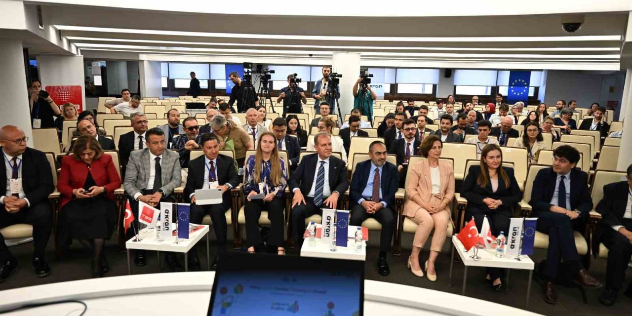 Başkan Seçer: "çağdaş Belediyecilik Anlayışının En Önemli Aktörlerinden Biri Gençlerdir"