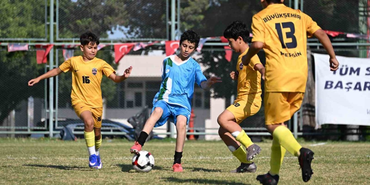 Mersin’de 3 Binden Fazla Çocuk Futbol Şöleninde Buluştu