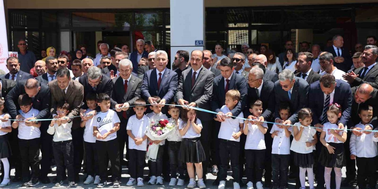 Ticaret Bakanı Ömer Bolat Konya’da Kütüphane Açılışına Katıldı