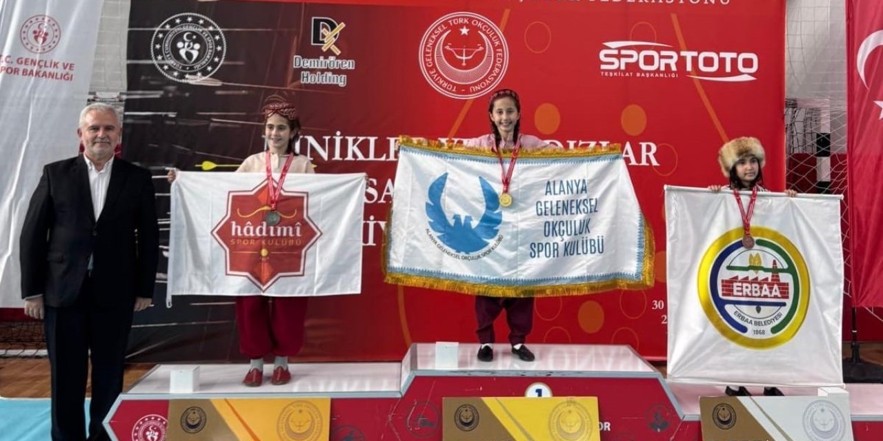 Alanyalı Minik Okçular Türkiye Şampiyonası’ndan Madalyalarla Döndü