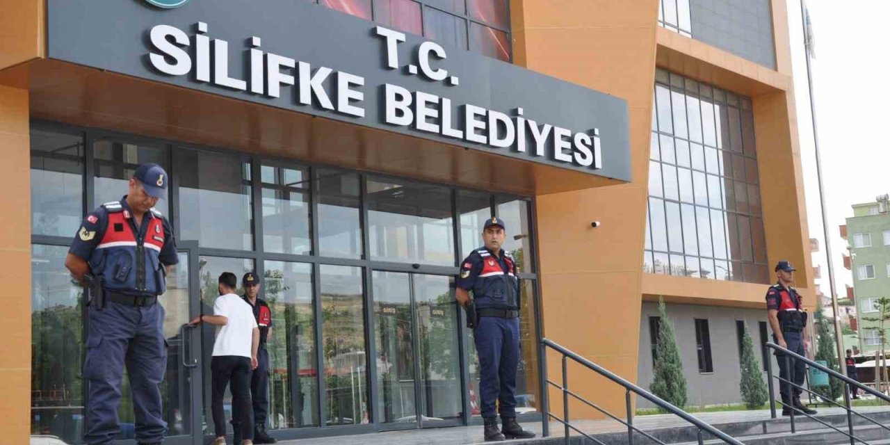 Silifke Belediyesine Yolsuzluk Operasyonu: Başkan Mustafa Turgut Dahil 18 Kişi Gözaltında