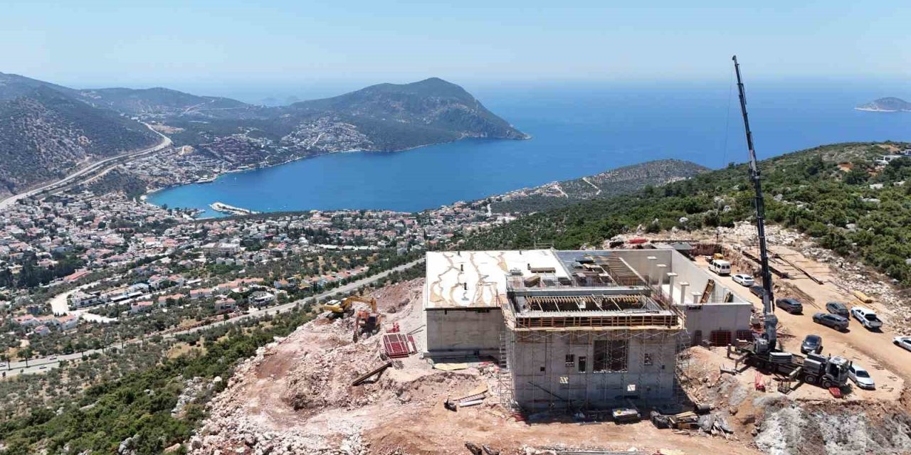 Kaş’ın İçme Suyu Altyapısı Güçlendiriliyor