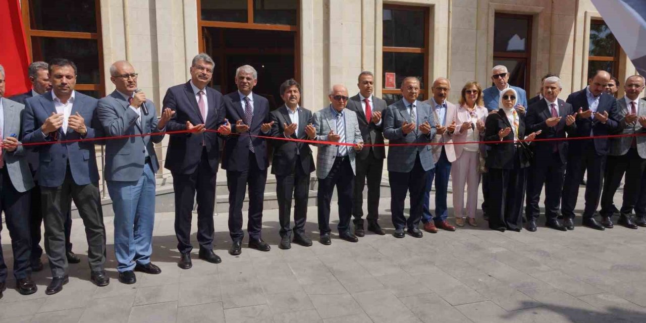 Karaman’da Ahmet Keleşoğlu Arkeoloji Ve Etnografya Müzesi Törenle Açıldı