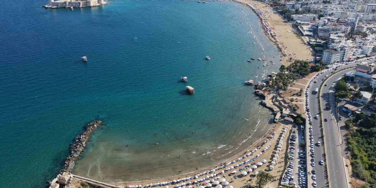 Sıcaklar Geldi, Okullar Tatil Olmadan Sahillerde Yoğunluk Başladı