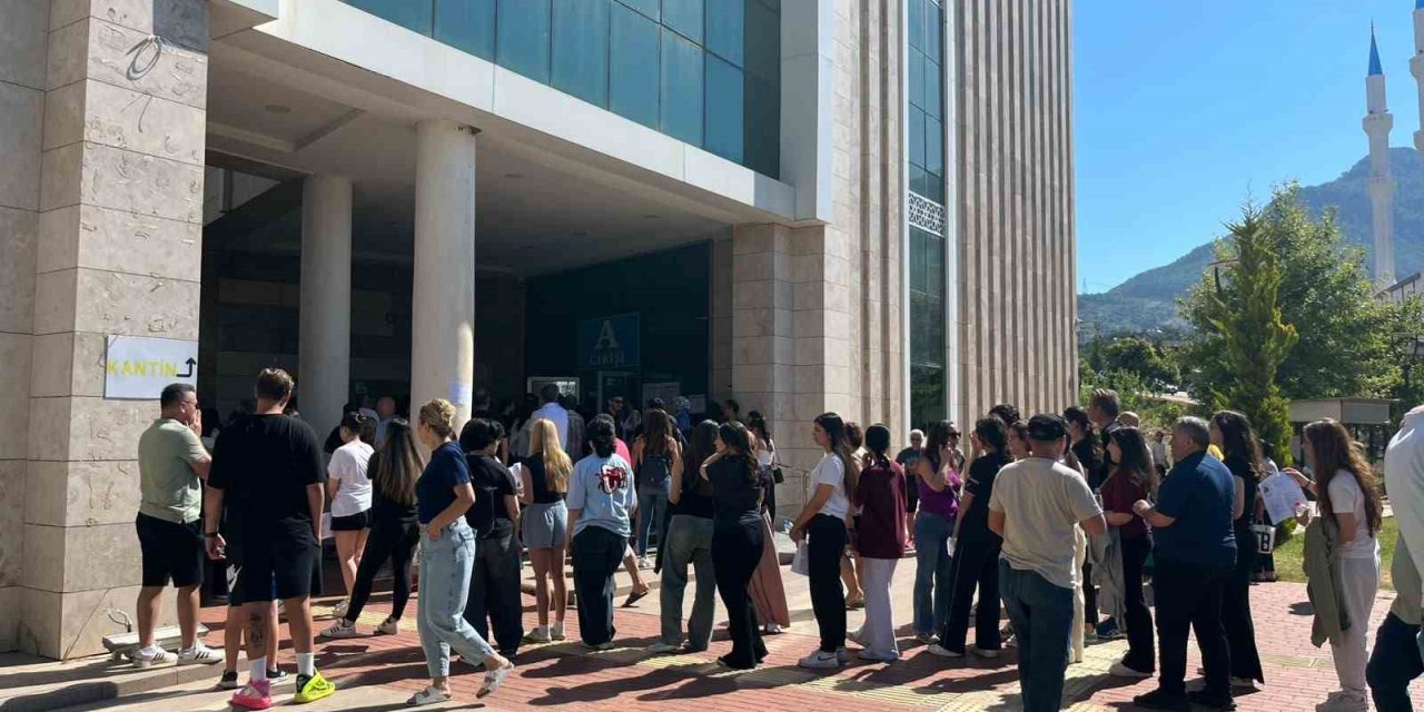 Alanya’da 5 Bin 994 Öğrenci Ayt Heyecanı Yaşıyor