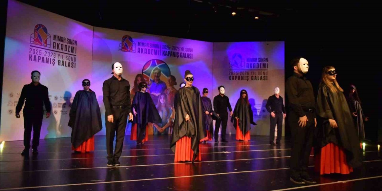Mimar Sinan Akademi’den Yıl Sonuna Özel Sanat Performansı