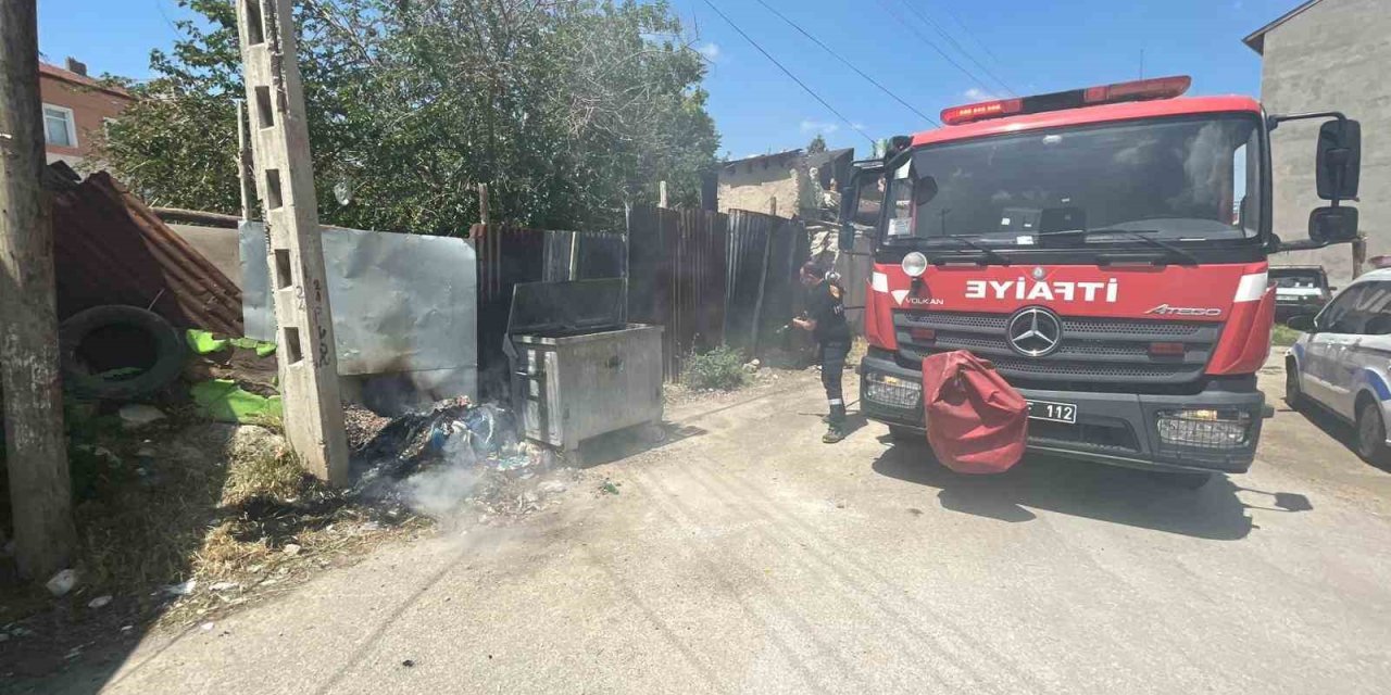 Çöp Konteynerinde Çıkan Yangın Korkuttu