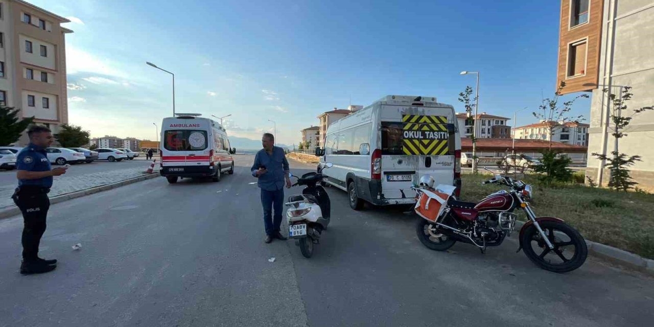 Karaman’da Minibüse Çarpan Motosikletin Sürücüsü Yaralandı