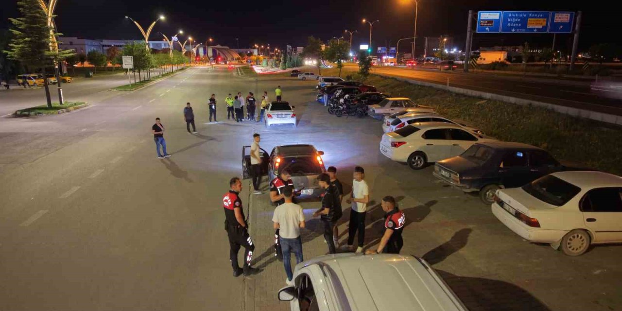 Aksaray Sokaklarında Şok Uyulama