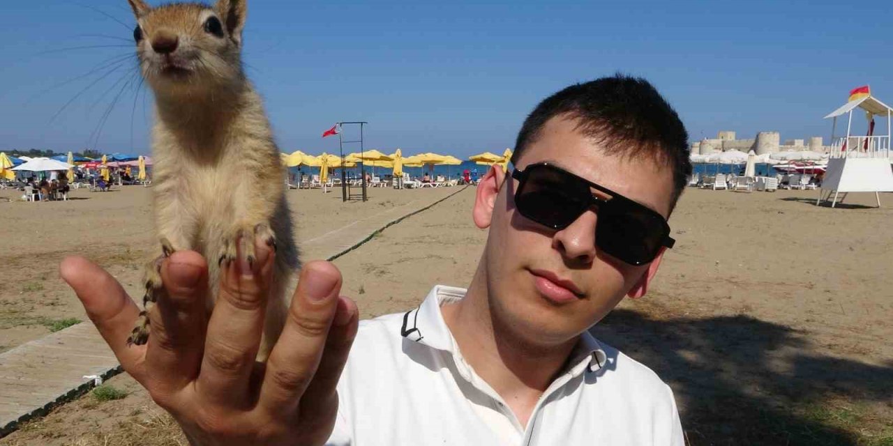 Sincap Tatilde: Yaralı Buldu, İyileştirdi, Kızkalesi’nde Gezintiye Çıkardı