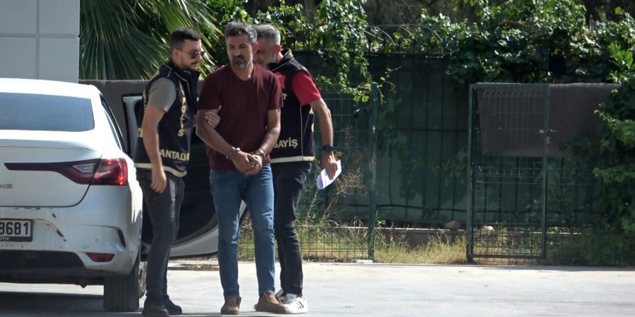 Eski Eşini Eşarp Ve Yastıkla Boğan Sanık, Olay Gecesi Kız Arkadaşına Trafikte Birisini Öldürdüğünü Söylemiş