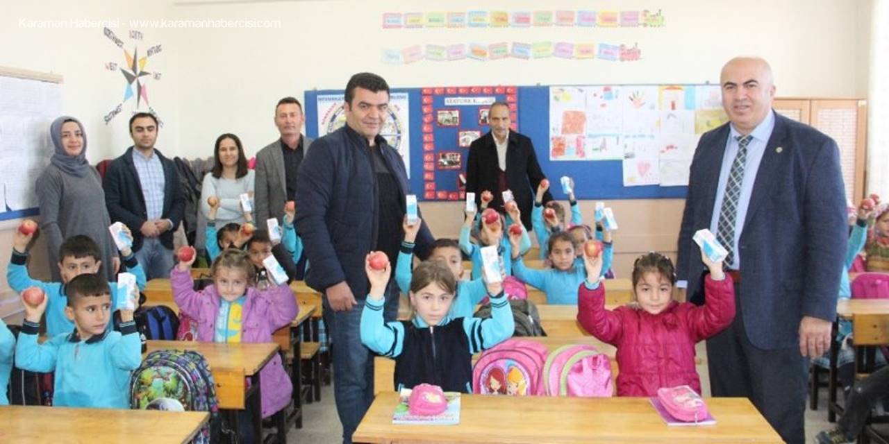 Yerli Malı Haftası’nda Öğrencilere Elma Ve Süt Dağıtıldı