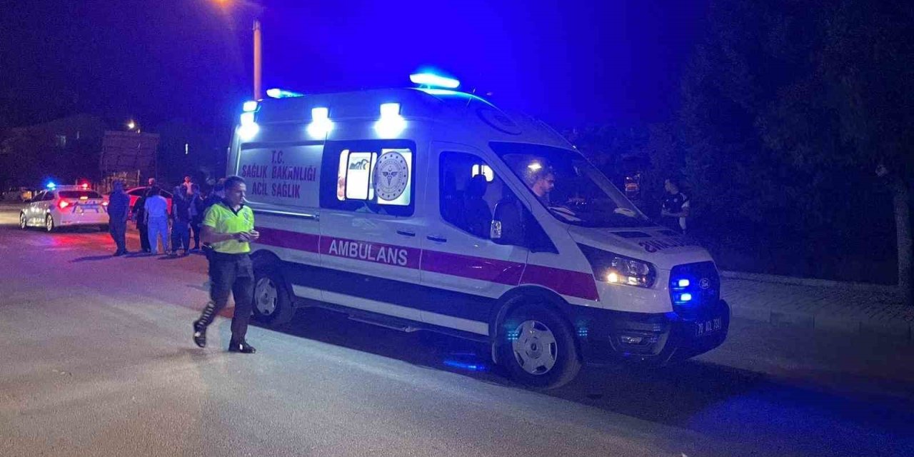 Karaman’da Otomobille Çarpışan Elektrikli Bisikletin Sürücüsü Yaralandı