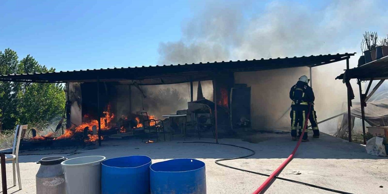 Besiciye Ait Konteyner, Yangında Kullanılamaz Hale Geldi