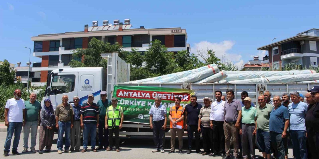 Büyükşehir’den Gazipaşalı Üreticilere Naylon Desteği