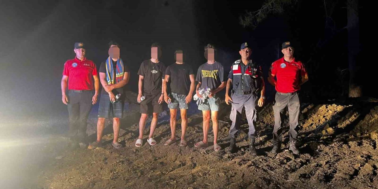 Ormanlık Alanda Kaybolan 4 Arkadaş Jak Timi Tarafından Bulundu