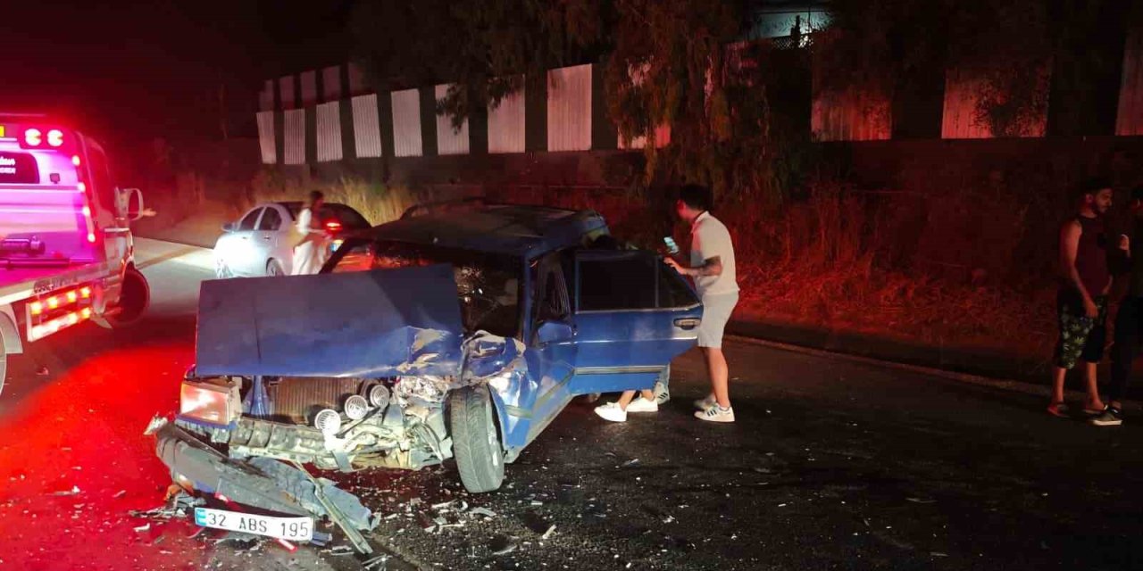 Manavgat’ta 3 Araçlı Zincirleme Kaza: 1 Yaralı