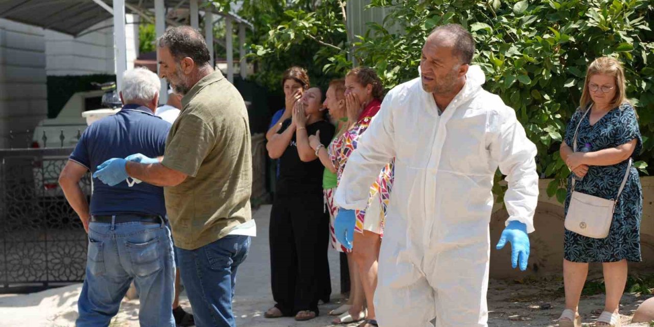 Apartmanı Saran Kokuyla Öldüğü Ortaya Çıktı
