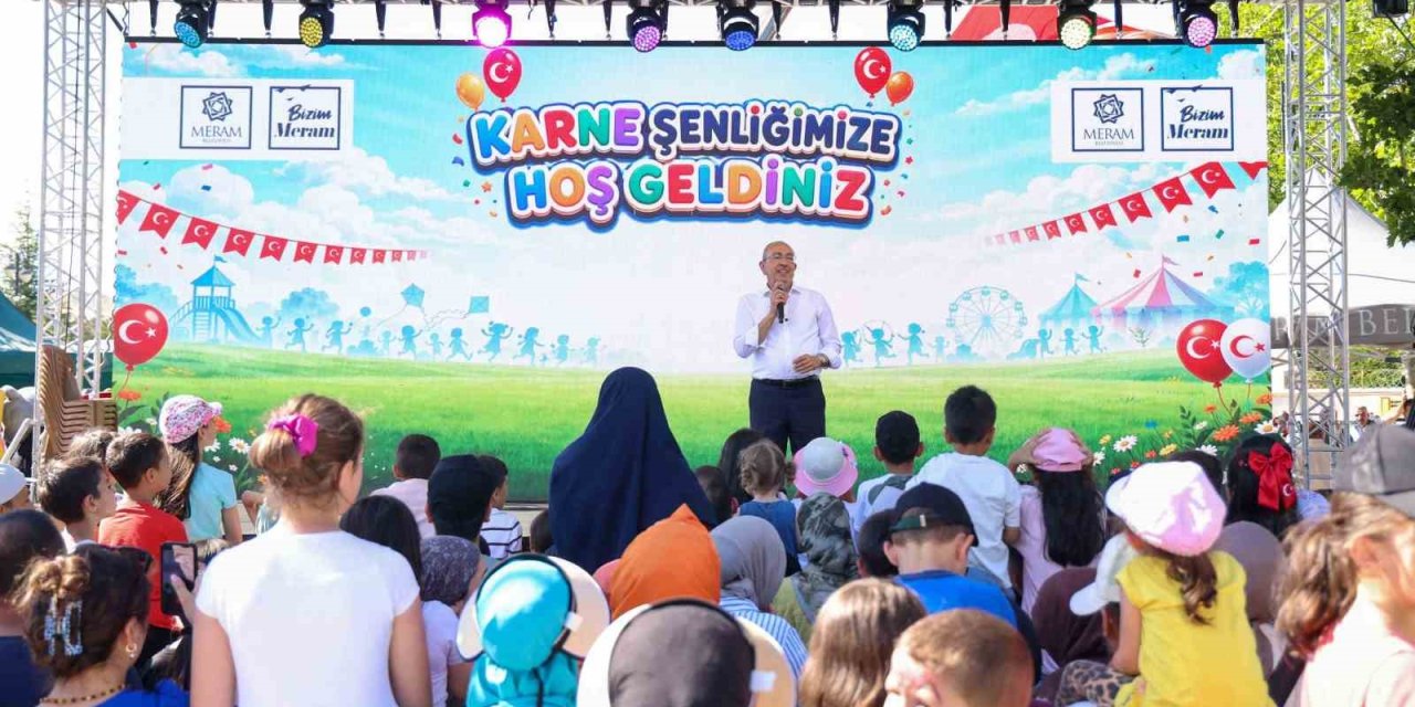 Meram’da Çocuklar Karne Sevincini Doyasıya Yaşadı
