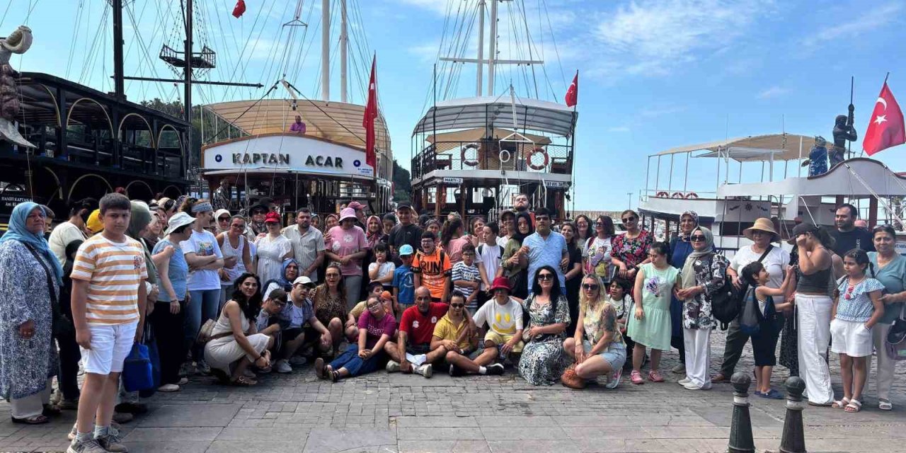 Özel Bireyler "yaza Merhaba" Etkinliğinde Akdeniz’e Açıldı