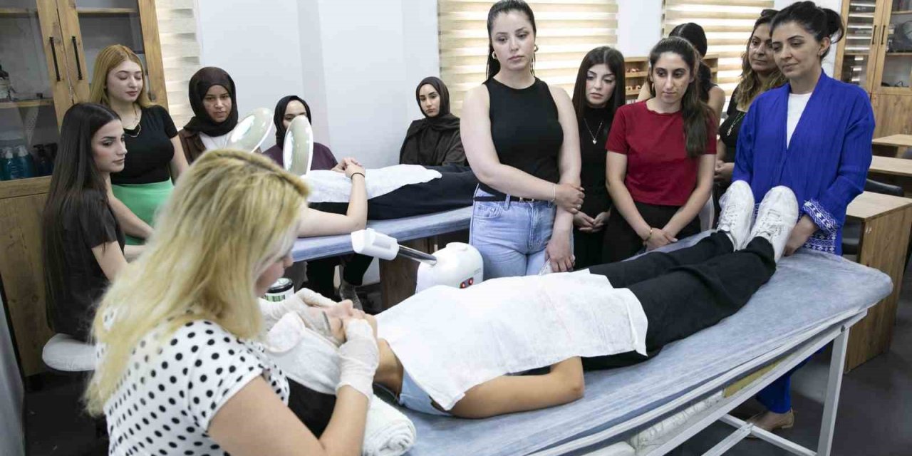 Mercek’ten Gençlere Meslek Ve Kariyer Desteği