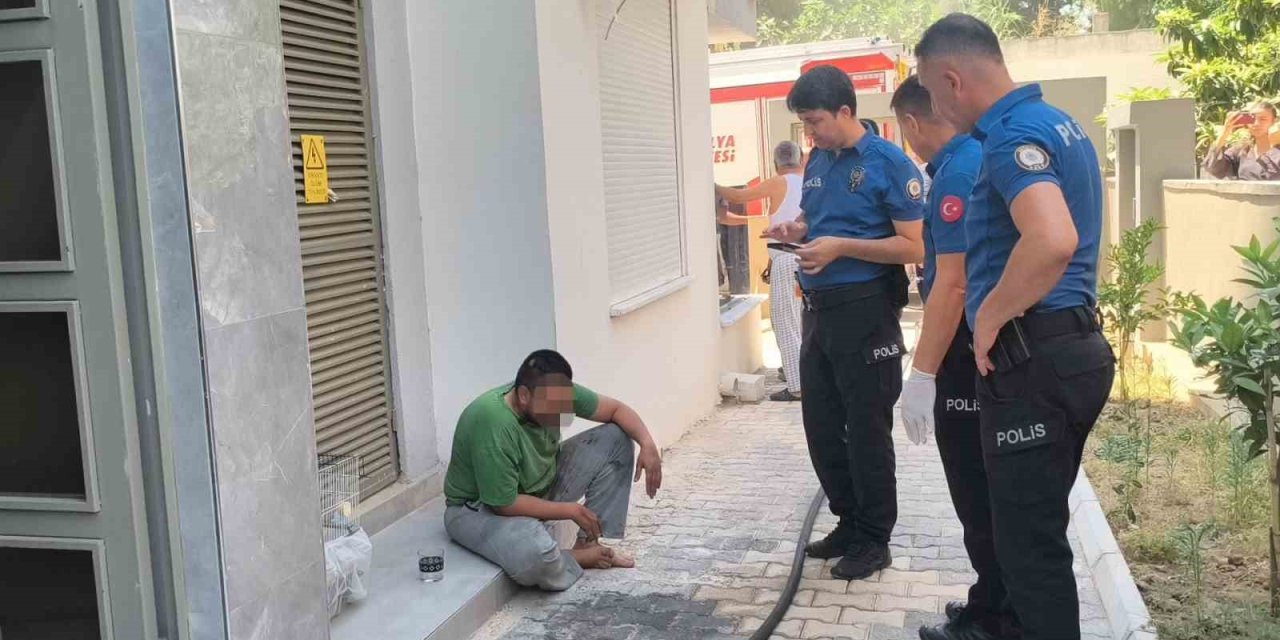 Annesine Sinirlendi Kendini Eve Kapatıp Yakmaya Çalıştı, Mahallede Korku Ve Öfke Dolu Anlar
