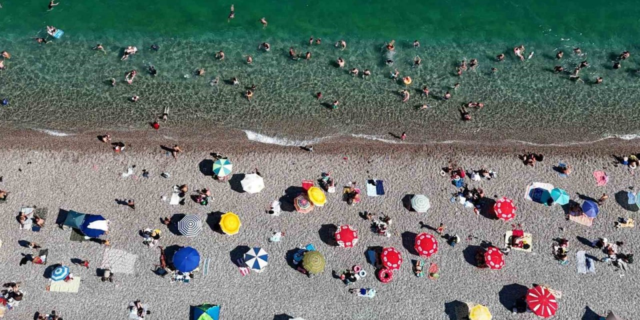 Antalya’da Termometreler 41 Dereceyi Gösterdi, Hissedilen Sıcaklık Bunalttı