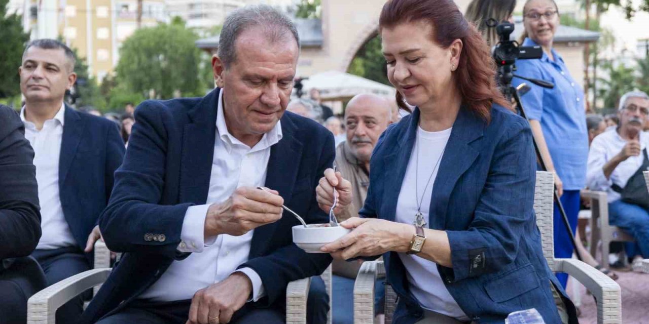 Mersin’de Geleneksel Aşure Programı Yoğun Katılımla Düzenlendi