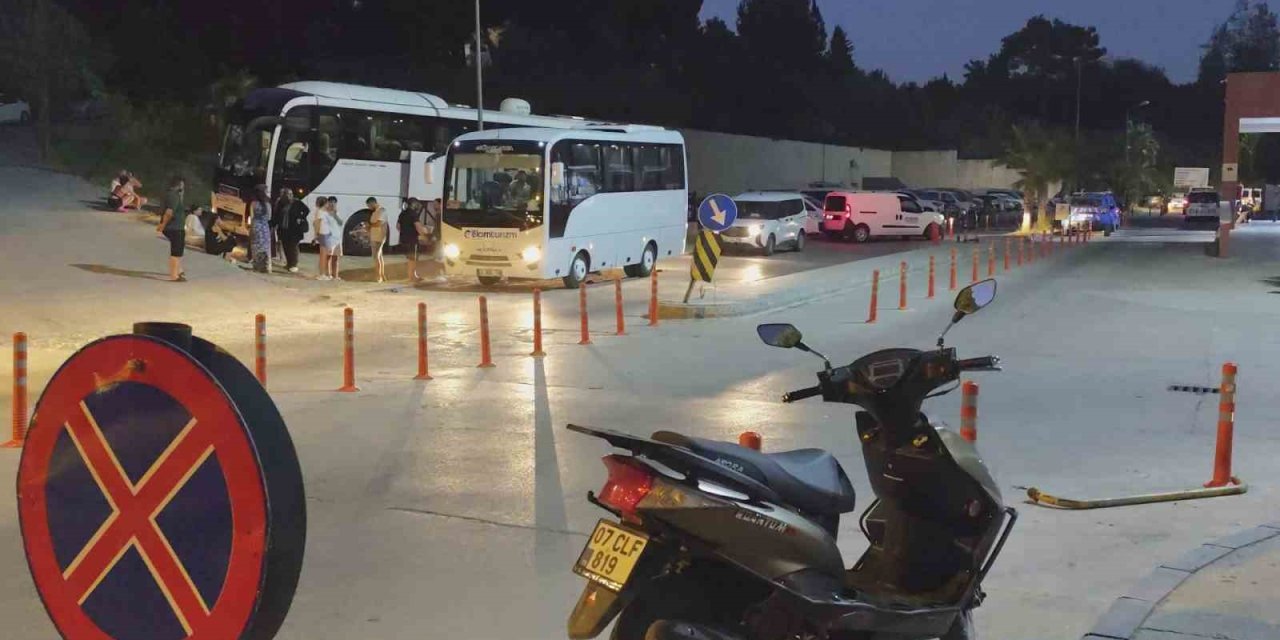 Manavgat’ta Rafting Yapmaya Giden 52 Yerli Turist Gıda Zehirlenmesi Şüphesiyle Hastaneye Başvurdu