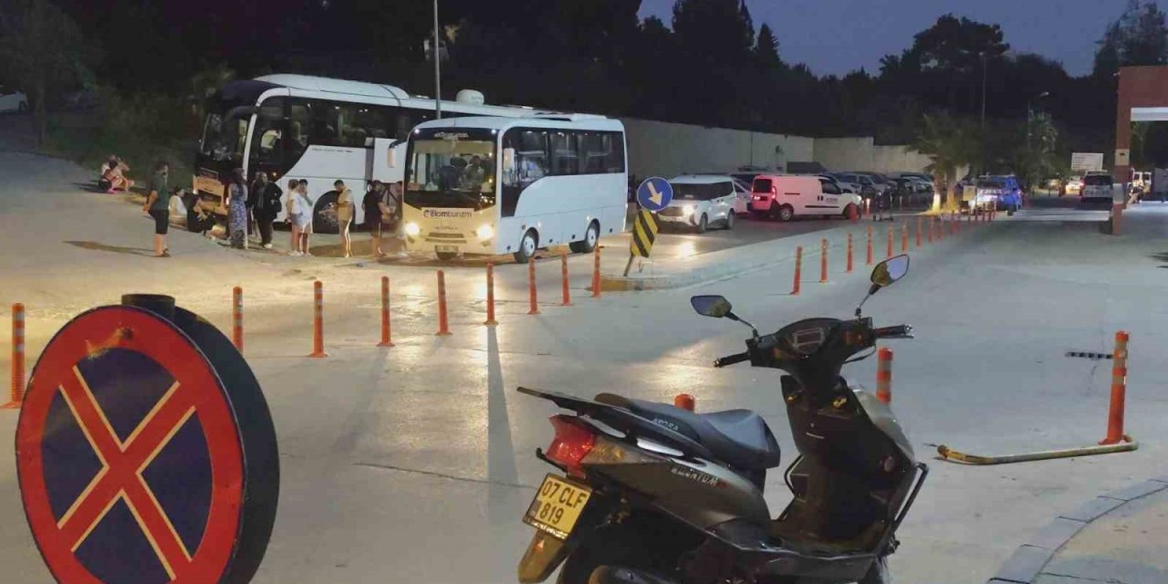 Manavgat’ta Gıda Zehirlenmesi Şüphesiyle Hastaneye Kaldırılan 52 Tatilci Taburcu Edildi