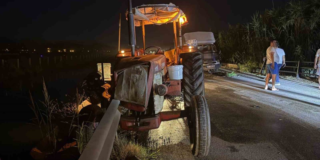 Antalya’da 3 Aracın Karıştığı Zincirleme Kaza: 1 Yaralı