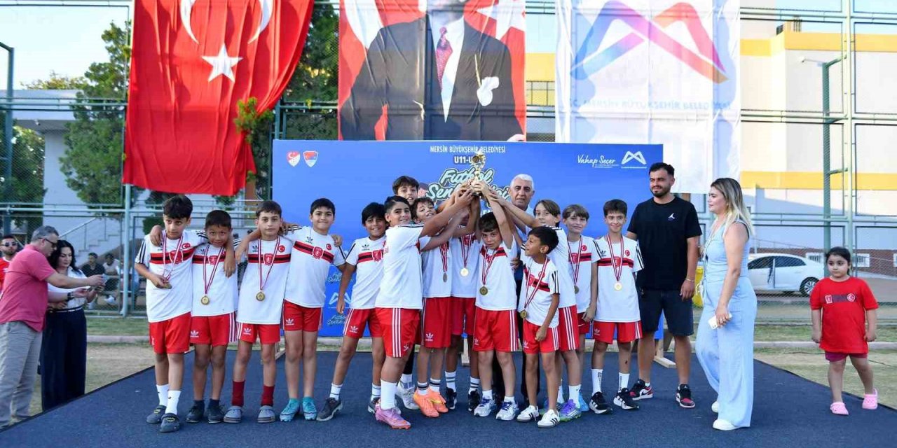 Mersin’de Minik Futbolcuların Şenlik Heyecanı Sona Erdi