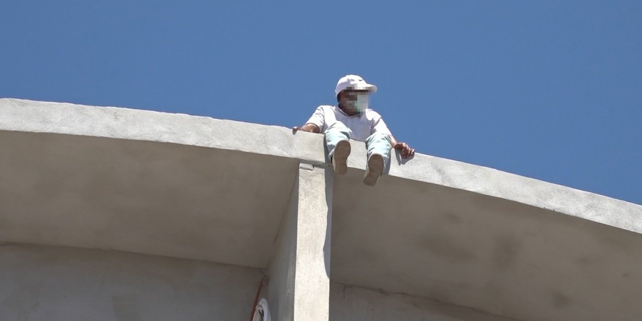 Alanya’da Çatıya Çıkan Şahıs Ekipleri Alarma Geçirdi