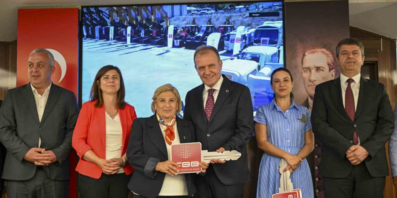Tbb, 121 Belediyeye Yeni Hizmet Araçlarını Teslim Etti