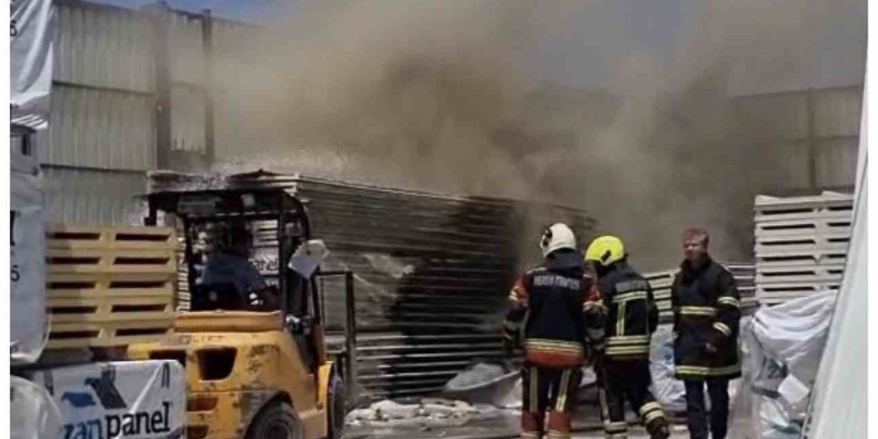 Tarsus’ta Depo Yangını