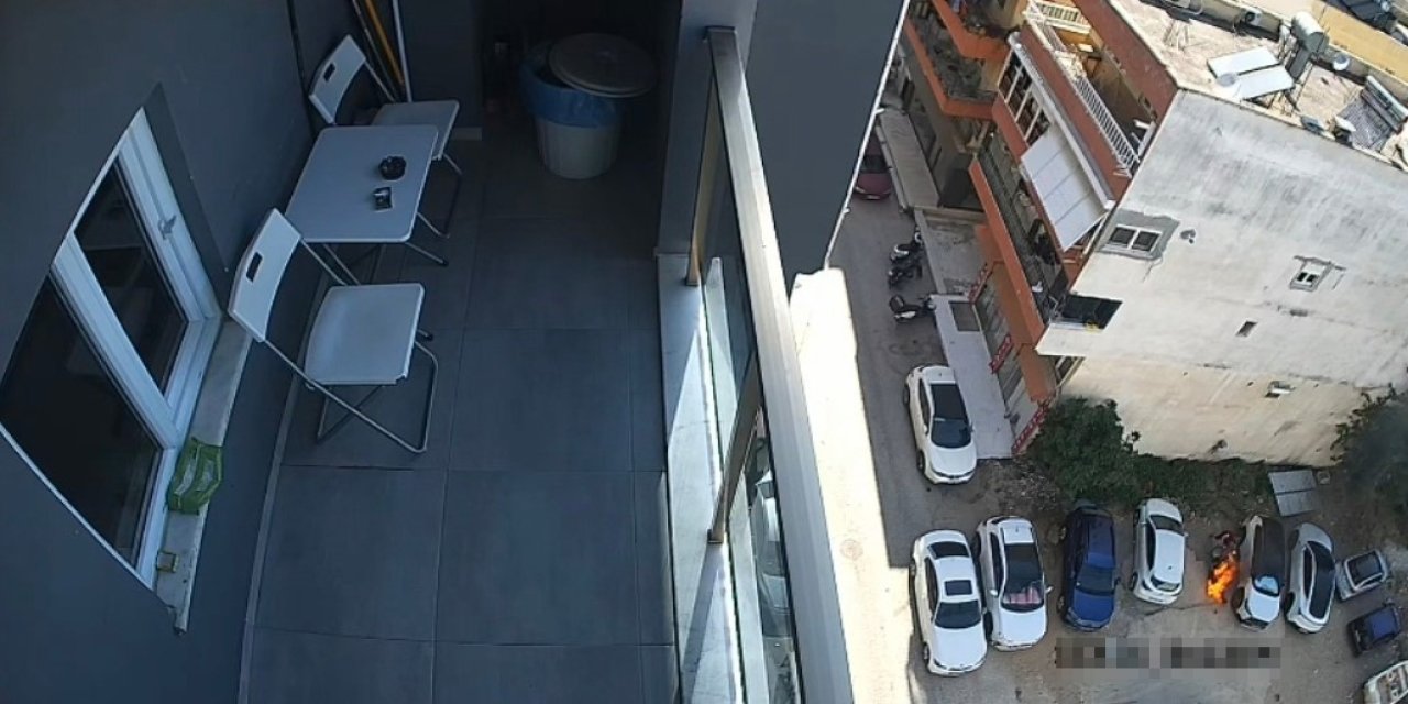 Park Ettiği Motosiklet Alev Topuna Döndü, Diğer Araçlara Sıçramaması İçin Hayatını Hiçe Saydı