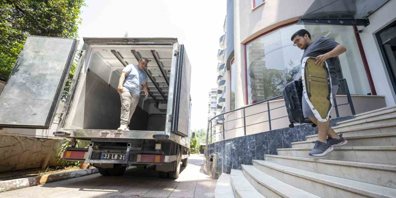 Mersin’de Üniversitelilere Ücretsiz Taşınma Desteği