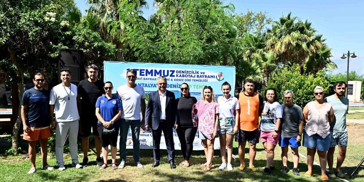Antalya’da Dip Temizliğinde Çok Sayıda Plastik Ve Teneke Ambalaj Atığı Çıkarıldı