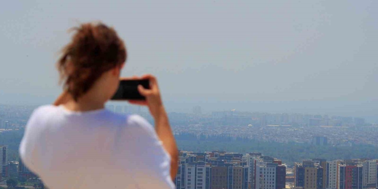 Antalya’da Nem Yüzde 86’lara Ulaştı, Kentin Üzeri Nem Bulutları İle Kaplandı