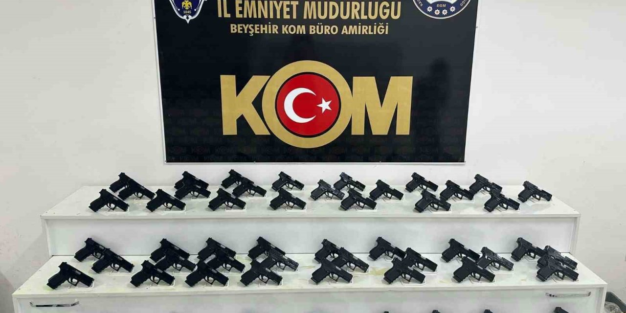 Durdurulan Araçta 70 Adet Kaçak Tabanca Bulundu