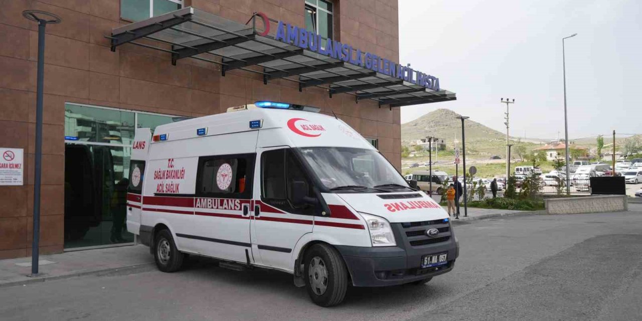 Otomobilin Çarptığı Motosiklet Sürücüsü Hayatını Kaybetti